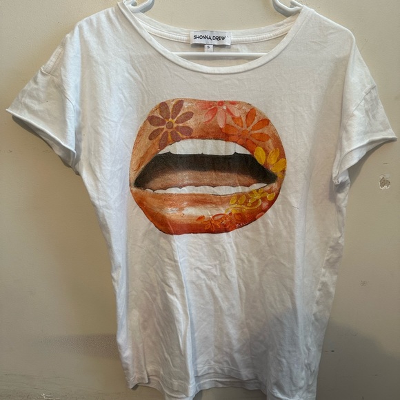 Shonna Drew Floral Lips Print TEE Women’s Small T-shirt - Picture 2 of 5